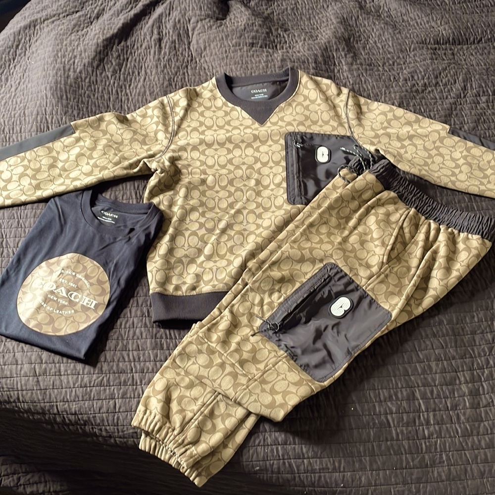 Coach signature jogger set size (M) W/ Coach shirt (M)